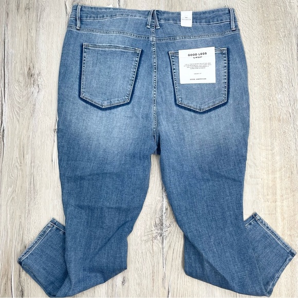 Good American Good Legs Crop Jeans - Picture 4 of 10